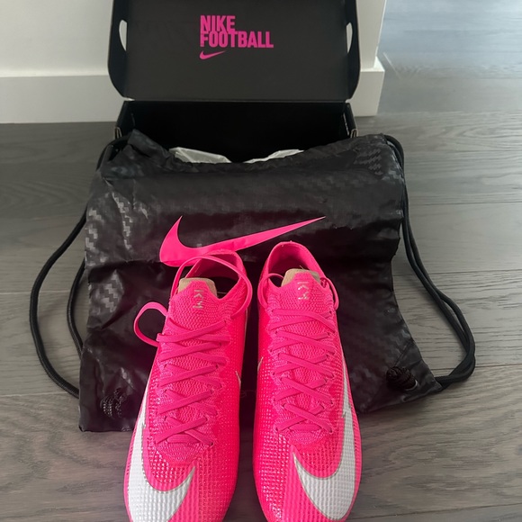 Nike - Vapor 13 Elite KM FG - size 7 (M) / 8.5 (W) - Picture 10 of 11